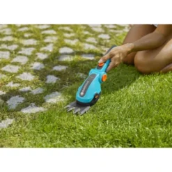 Gardena 3,6V Grasschaar ClassicCut Incl. Wielen En Steel -Tuingereedschap 123 1082