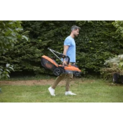 Black & Decker BLACK+DECKER 2x18V Grasmaaier BCMW33184L2-QW 33 Cm Incl. Twee 4,0 Ah Accu's -Tuingereedschap 123 1165