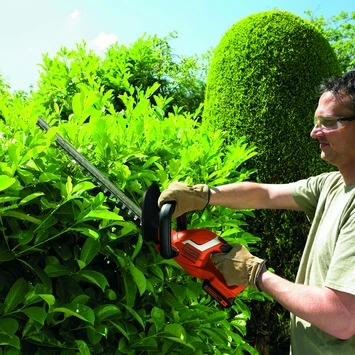 Black & Decker BLACK+DECKER 18V Heggenschaar GTC1845L20 Incl. 2.0Ah Accu 2 Black & Decker BLACK+DECKER 18V Heggenschaar GTC1845L20 Incl. 2.0Ah Accu - Afbeelding 2