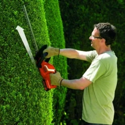 Black & Decker BLACK+DECKER 18V Heggenschaar GTC1845L20 Incl. 2.0Ah Accu 5 Black & Decker BLACK+DECKER 18V Heggenschaar GTC1845L20 Incl. 2.0Ah Accu -Tuingereedschap 123 1311