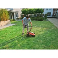 SKIL 20V Grasmaaier 0130BA Brushless 34cm + 2 Accu's 2,0Ah + Snellader -Tuingereedschap 123 693
