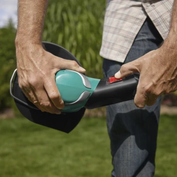 Bosch Elektrische Trimmer ART 24 - 400W 24cm 3 Bosch Elektrische Trimmer ART 24 - 400W 24cm - Afbeelding 3